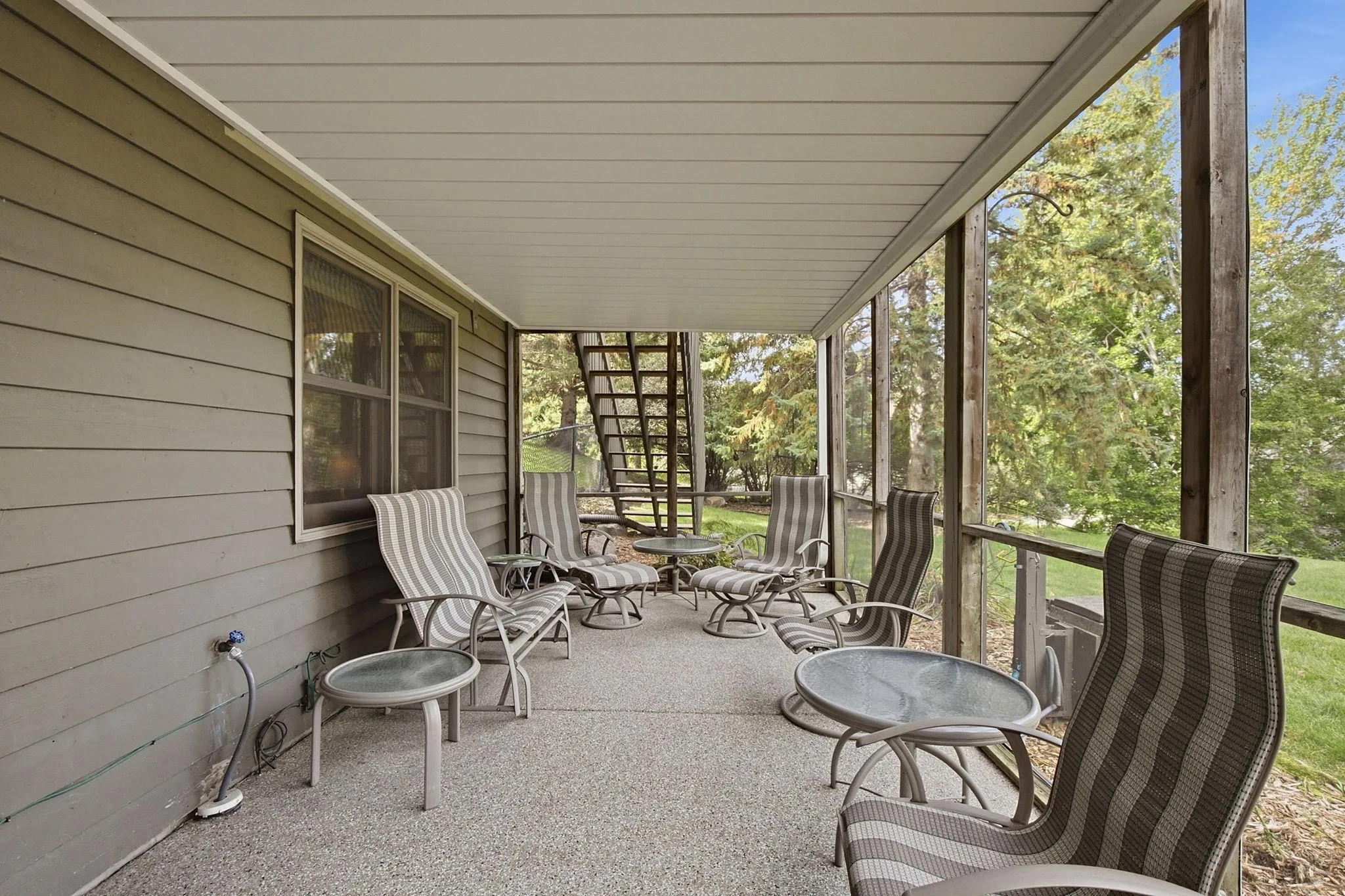 Photo 3 of 1533 Wexford Court