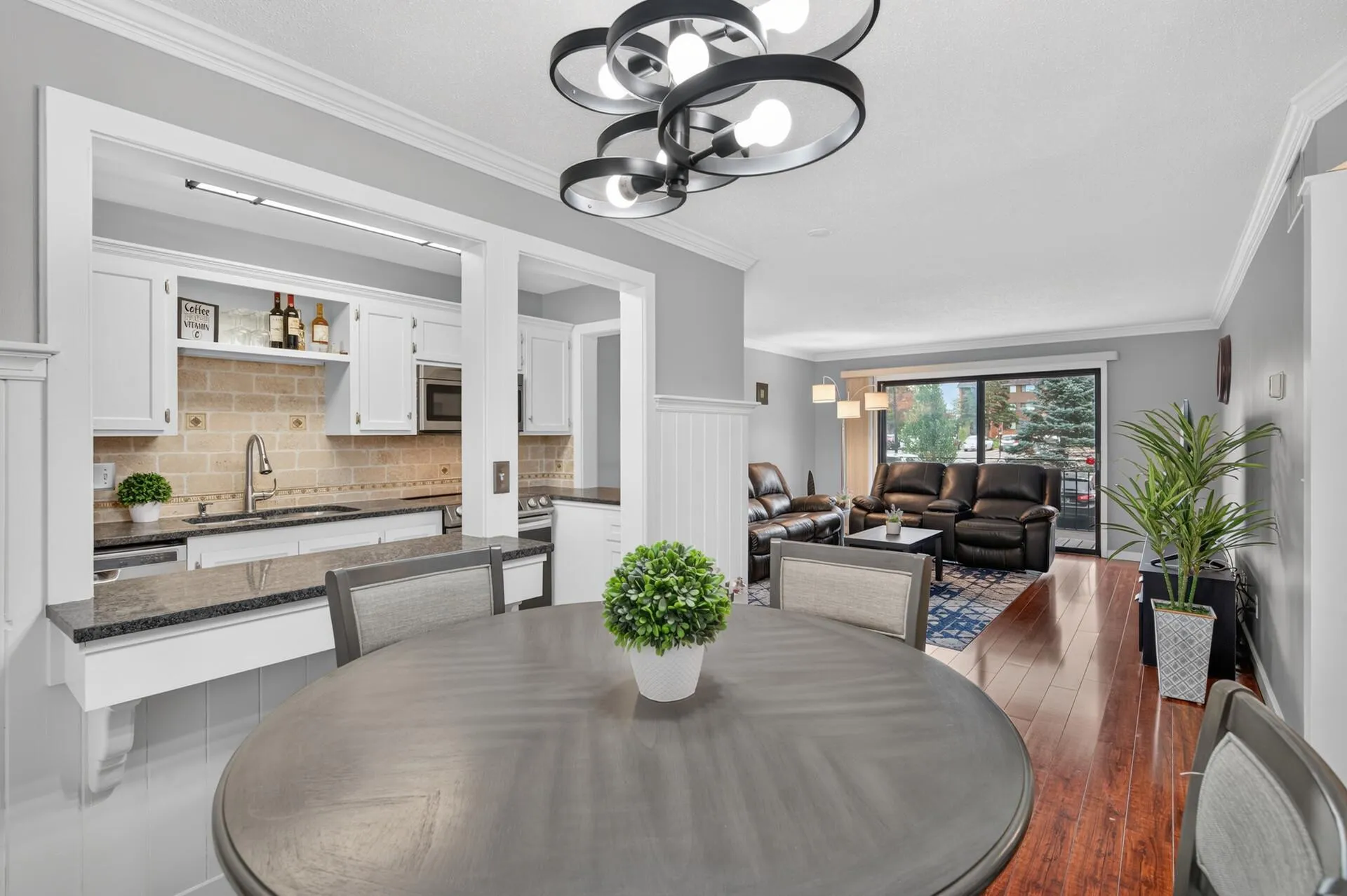 Photo 4 of 4100 Parklawn Avenue Unit 104