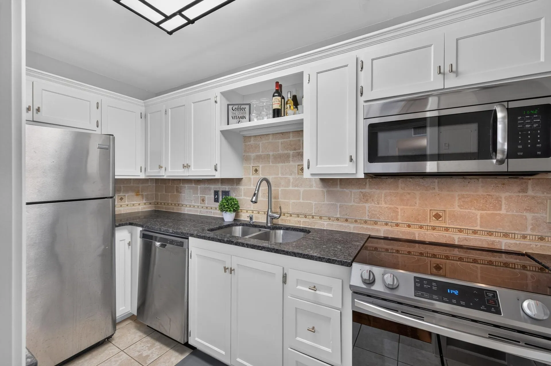 Photo 6 of 4100 Parklawn Avenue Unit 104