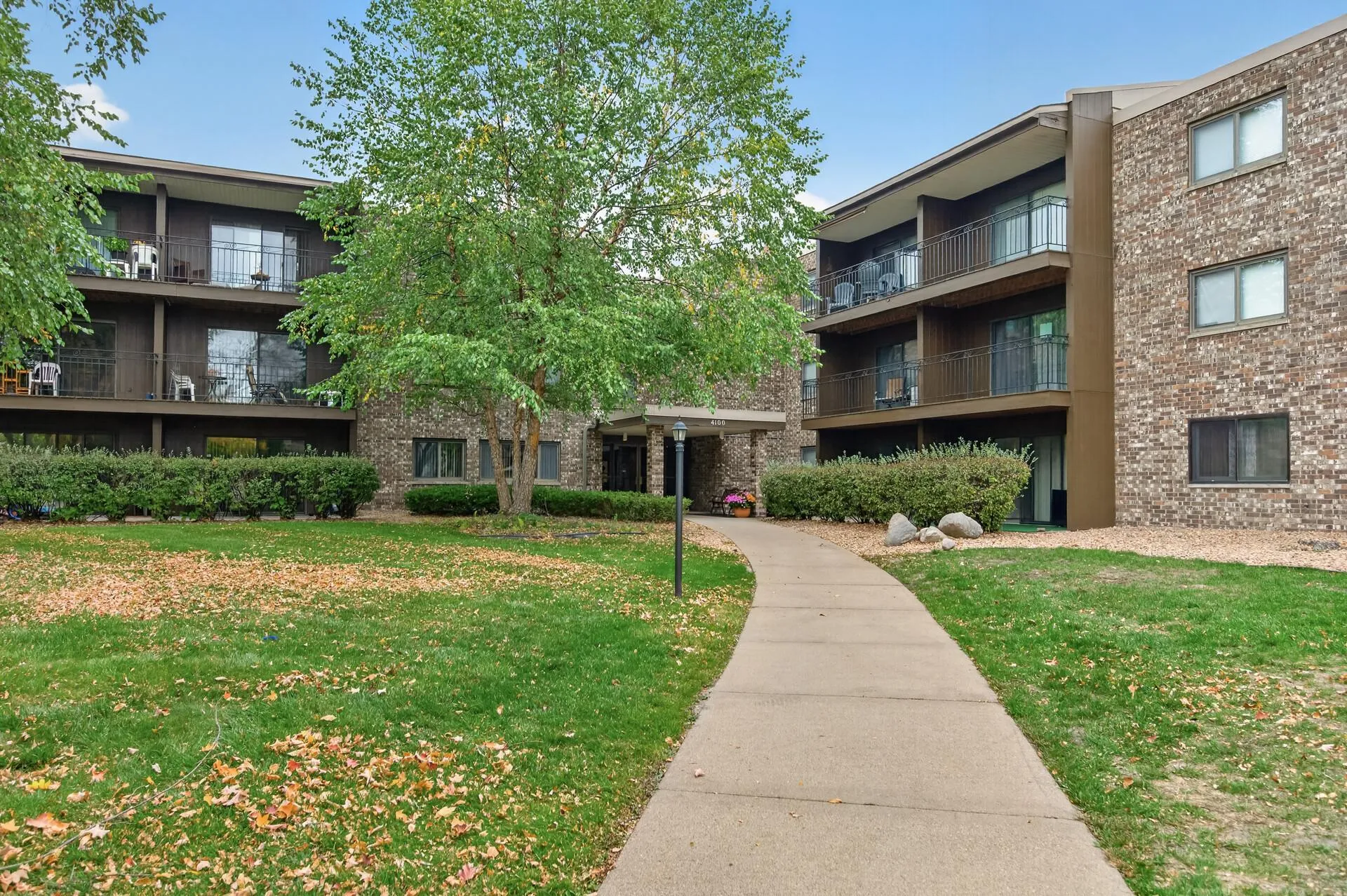 Photo 22 of 4100 Parklawn Avenue Unit 104