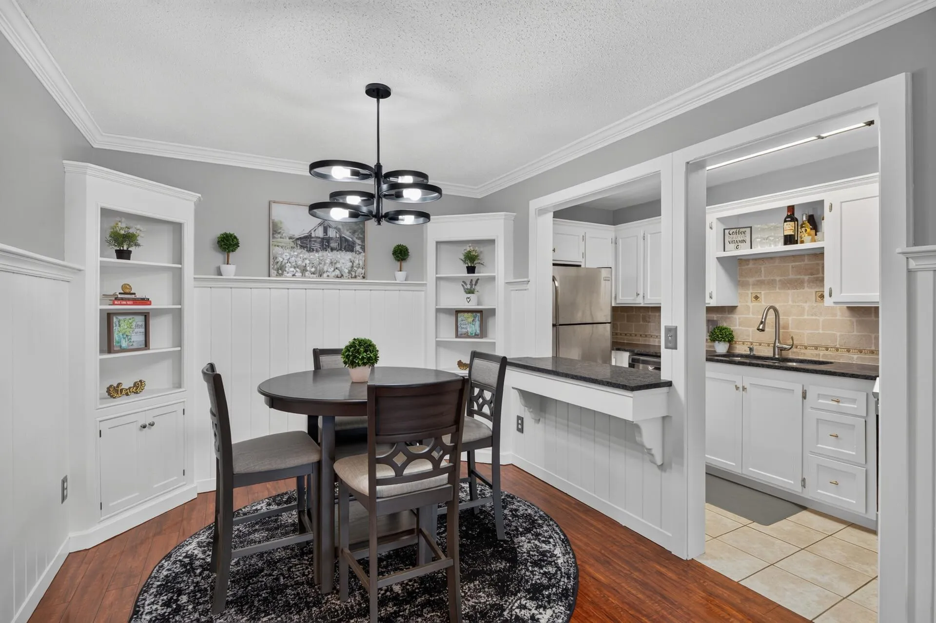 Photo 3 of 4100 Parklawn Avenue Unit 104
