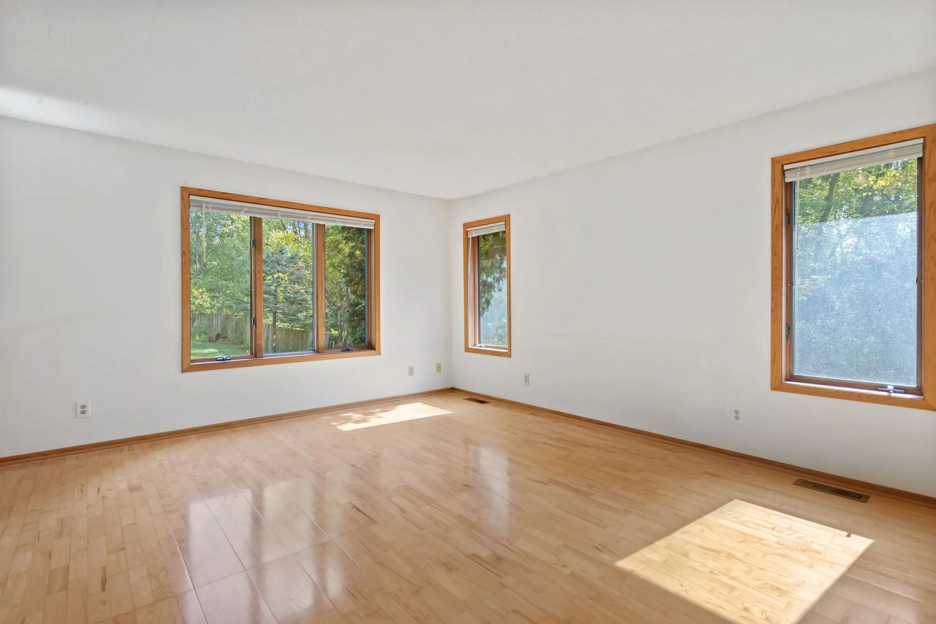 Photo 7 of 2764 Southlawn Drive