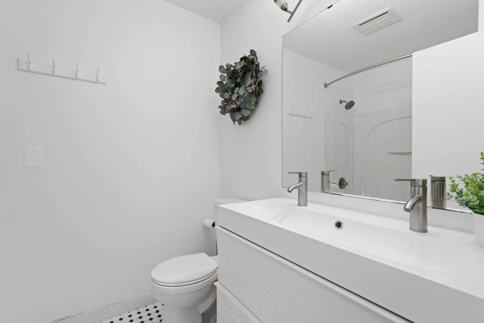 Photo 9 of 2764 Southlawn Drive