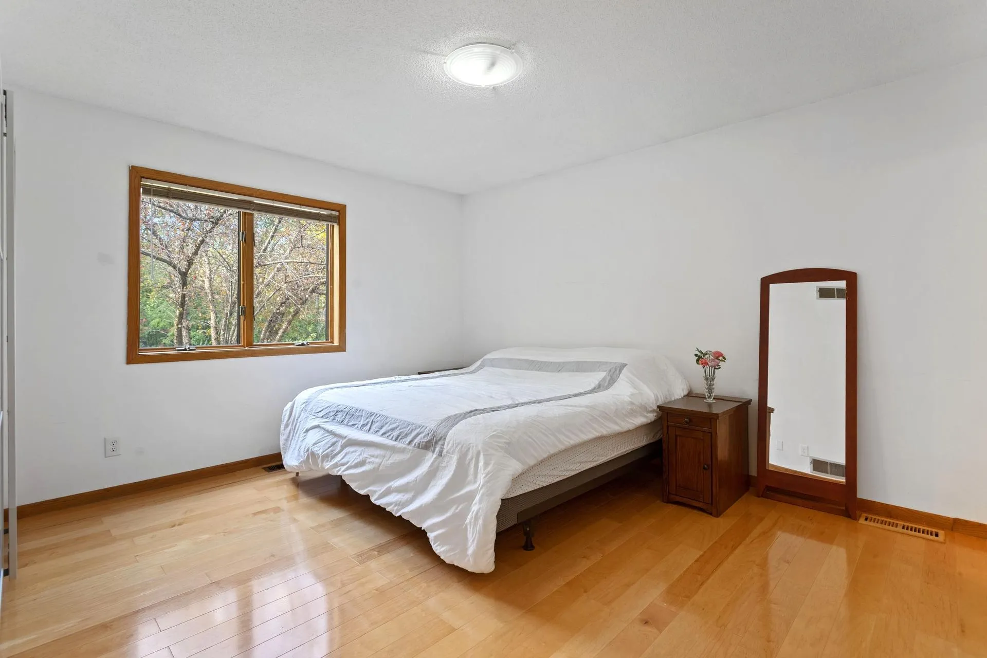 Photo 10 of 2764 Southlawn Drive