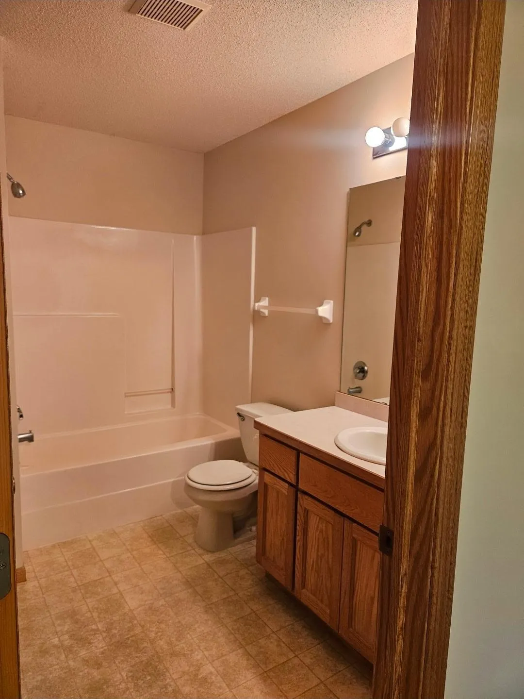 Photo 12 of 8330 Parkview Ne Avenue