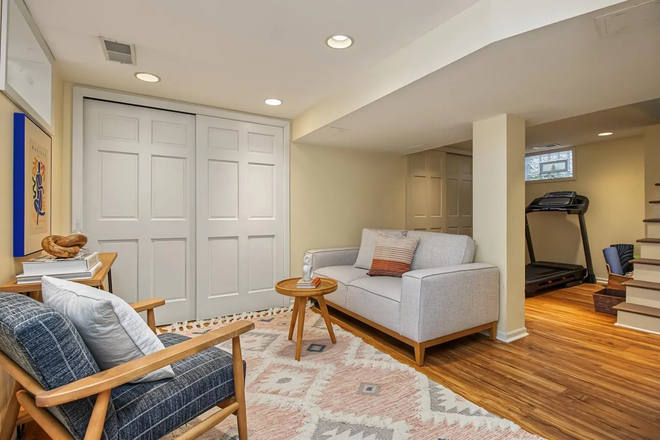 Photo 46 of 4509 Zenith S Avenue