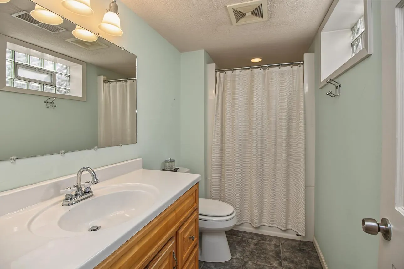 Photo 47 of 4509 Zenith S Avenue