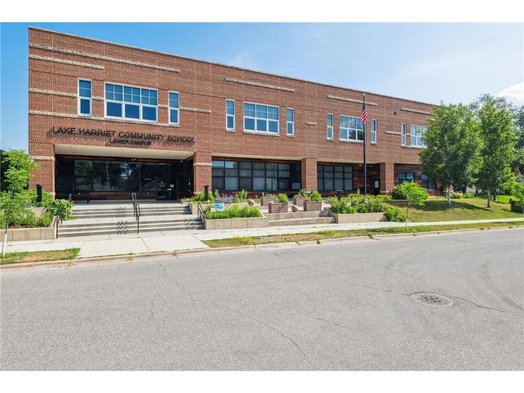 Photo 61 of 4509 Zenith S Avenue