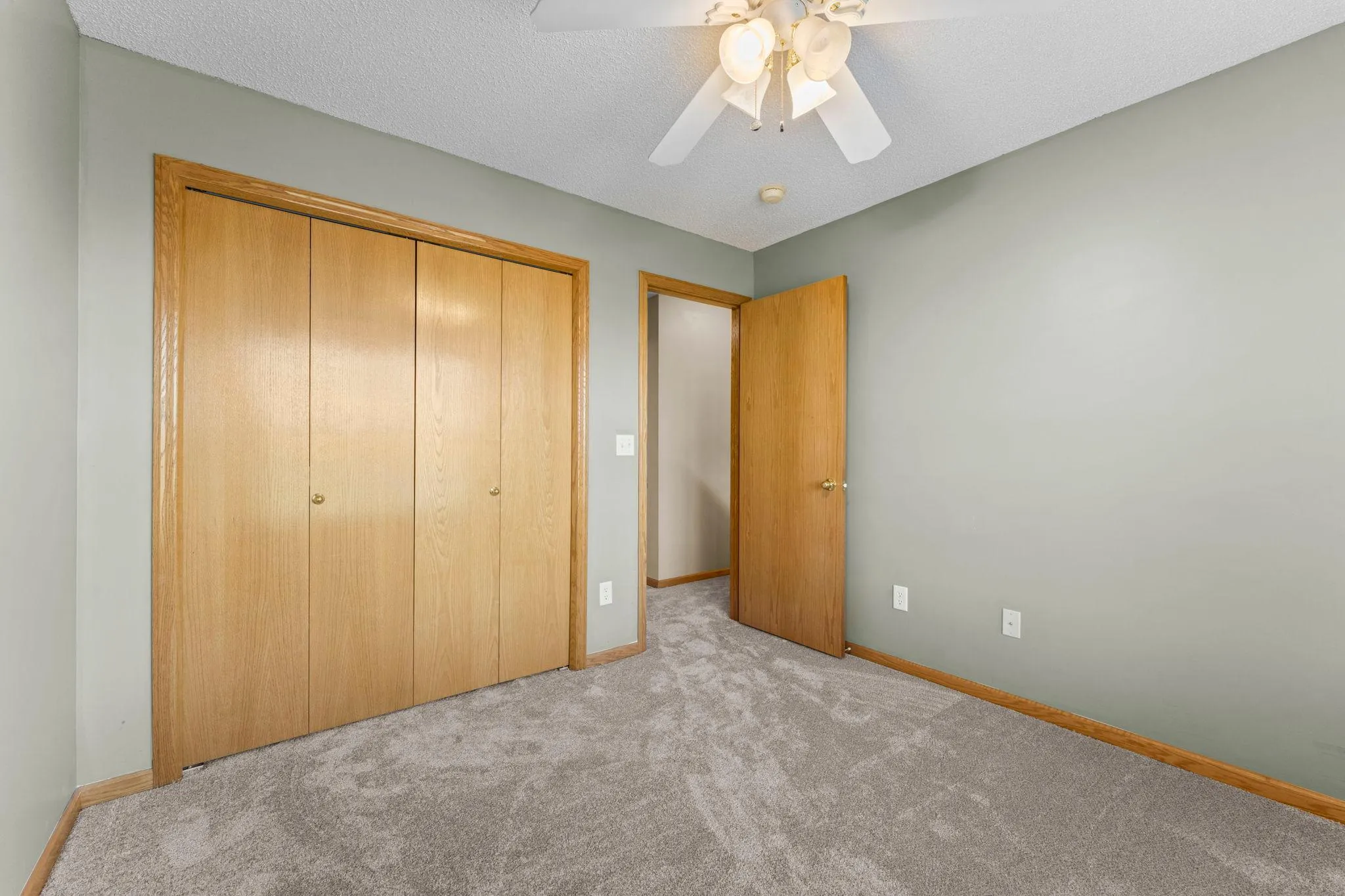 Photo 35 of 20676 Hampshire Way