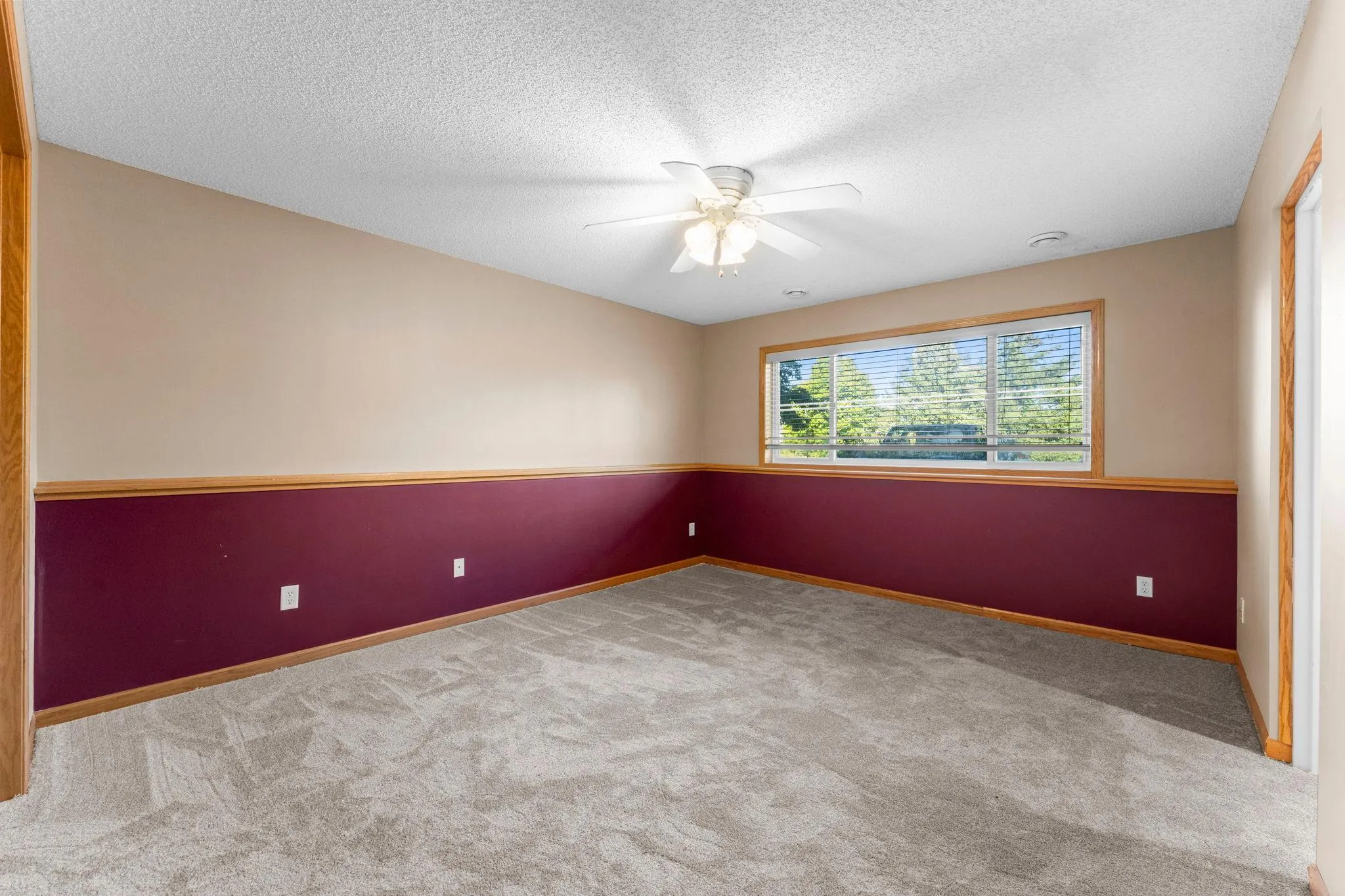 Photo 38 of 20676 Hampshire Way