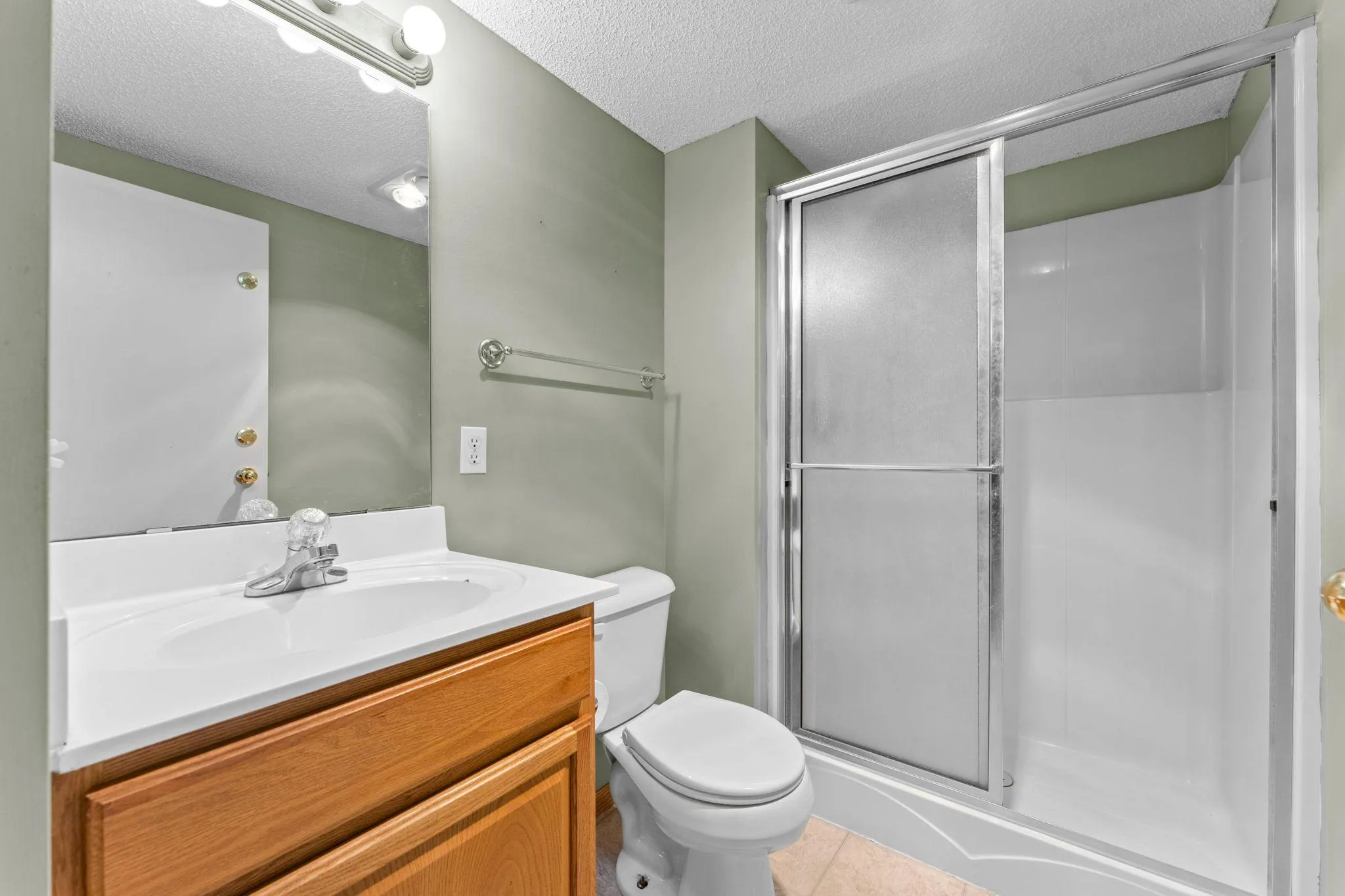 Photo 44 of 20676 Hampshire Way