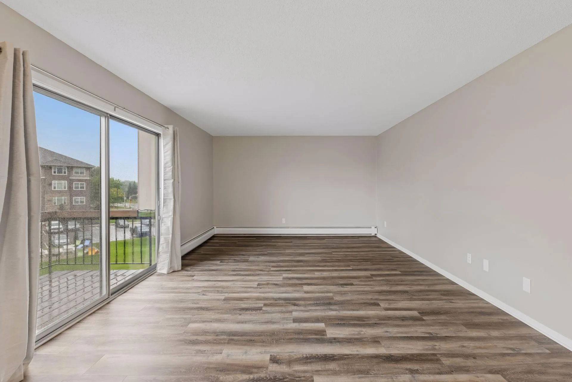Photo 2 of 2800 Hillsboro N Avenue Unit 307