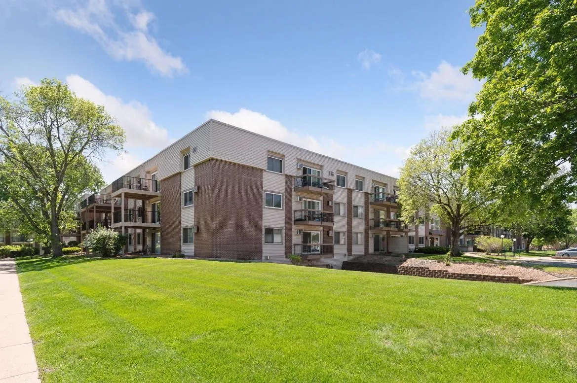 Photo 28 of 2800 Hillsboro N Avenue Unit 307