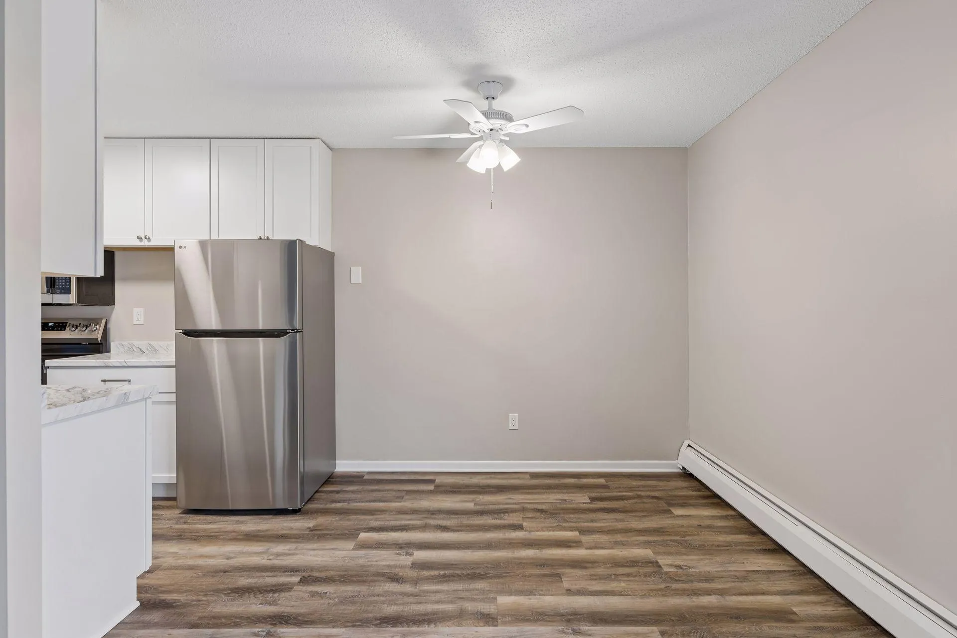 Photo 6 of 2800 Hillsboro N Avenue Unit 307