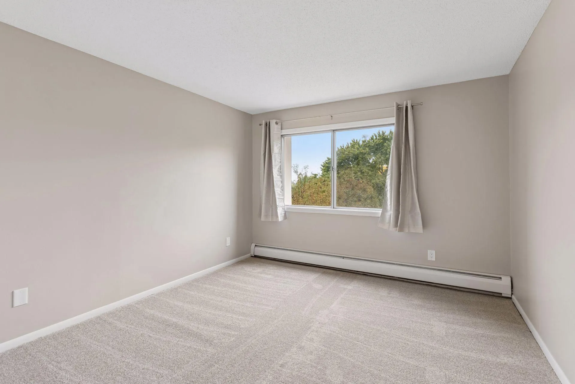 Photo 12 of 2800 Hillsboro N Avenue Unit 307