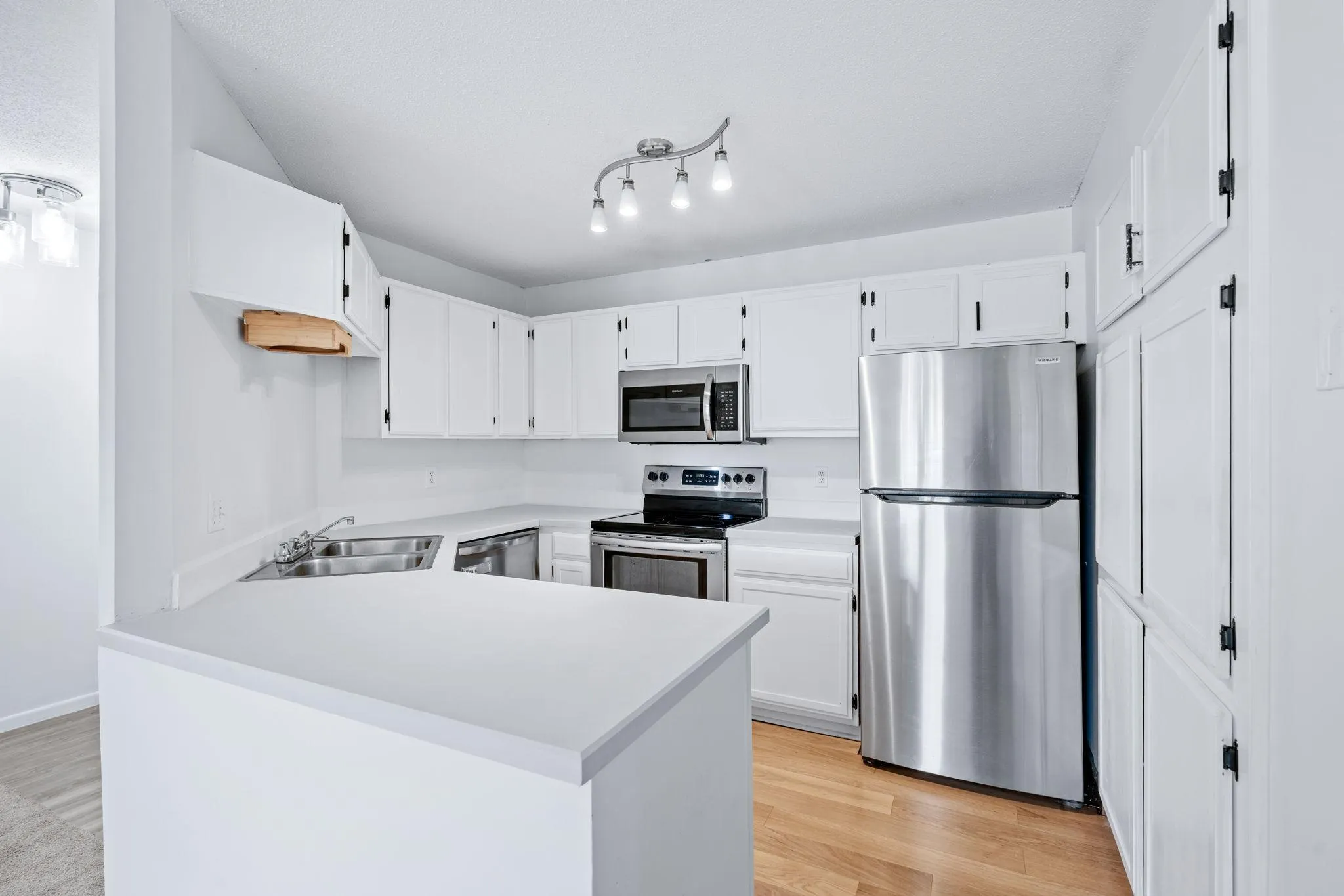 Photo 13 of 7632 157th W Street Unit 200