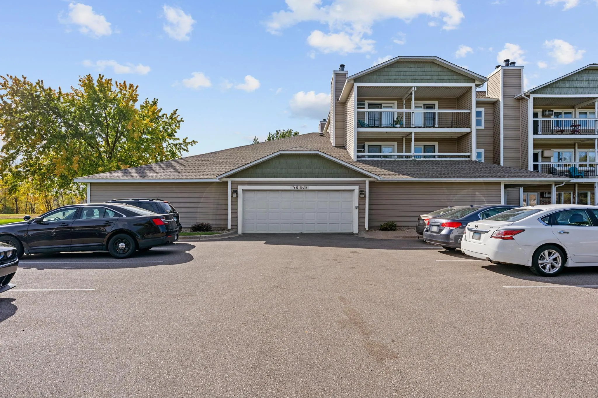 Photo 7 of 7632 157th W Street Unit 200