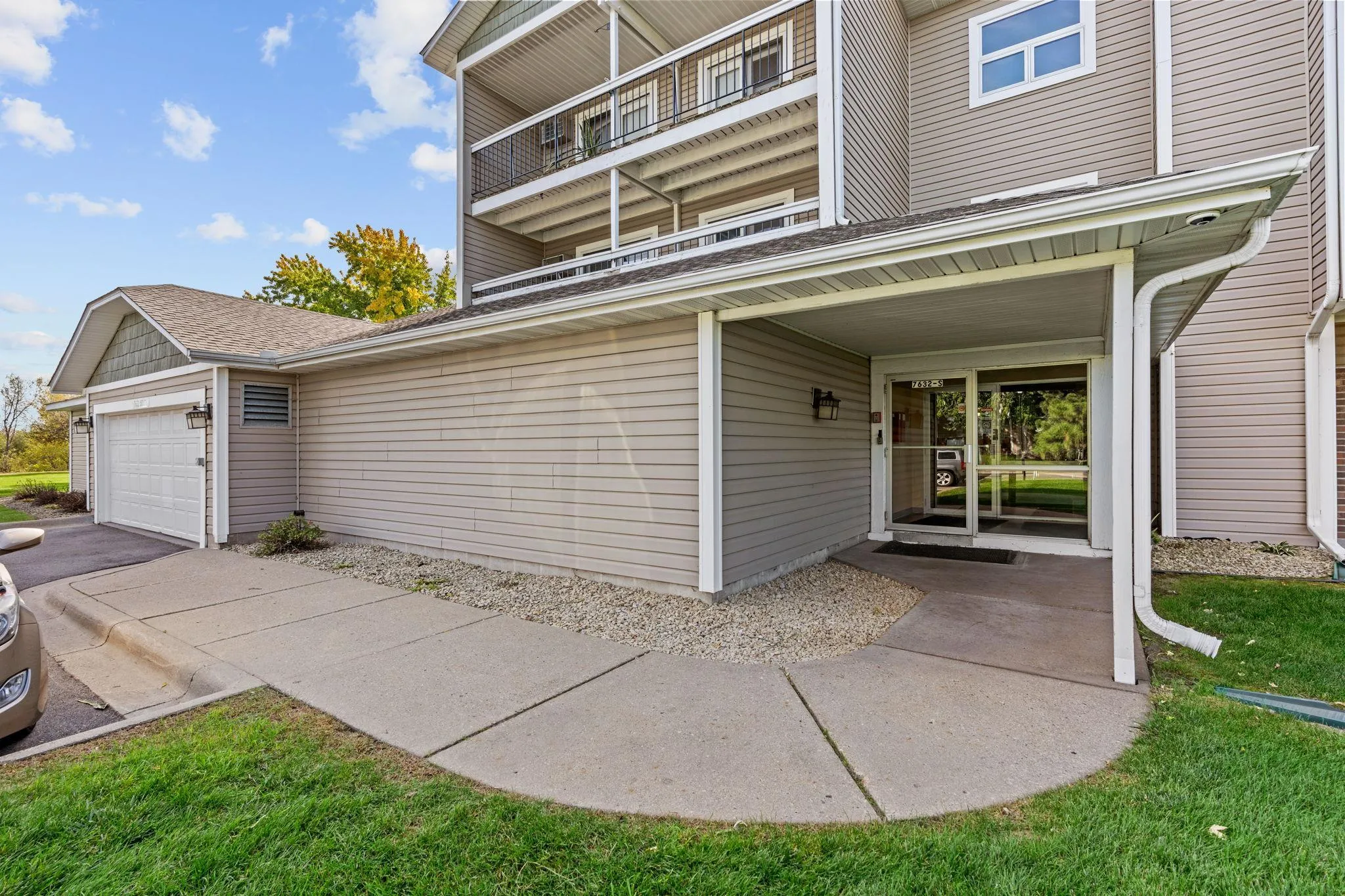 Photo 6 of 7632 157th W Street Unit 200