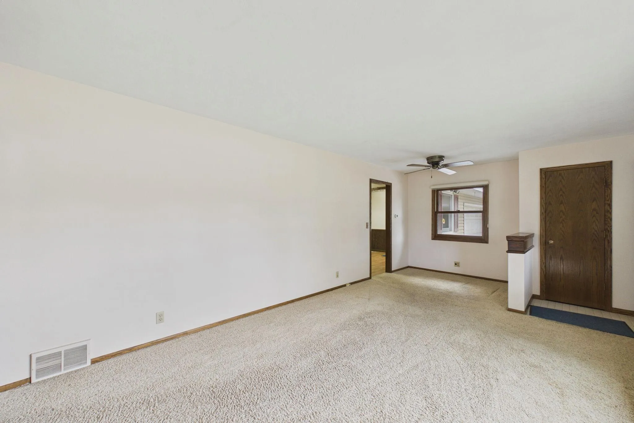 Photo 4 of 8831 Greenway S Avenue