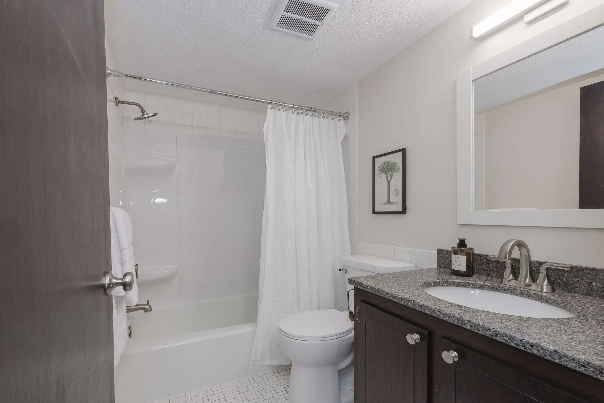 Photo 11 of 4407 Wilshire Boulevard Unit 310