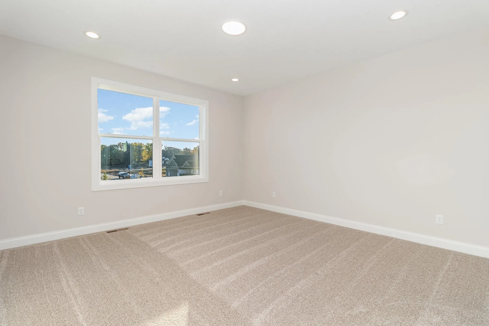 Photo 10 of 3880 Larabee Ne Avenue