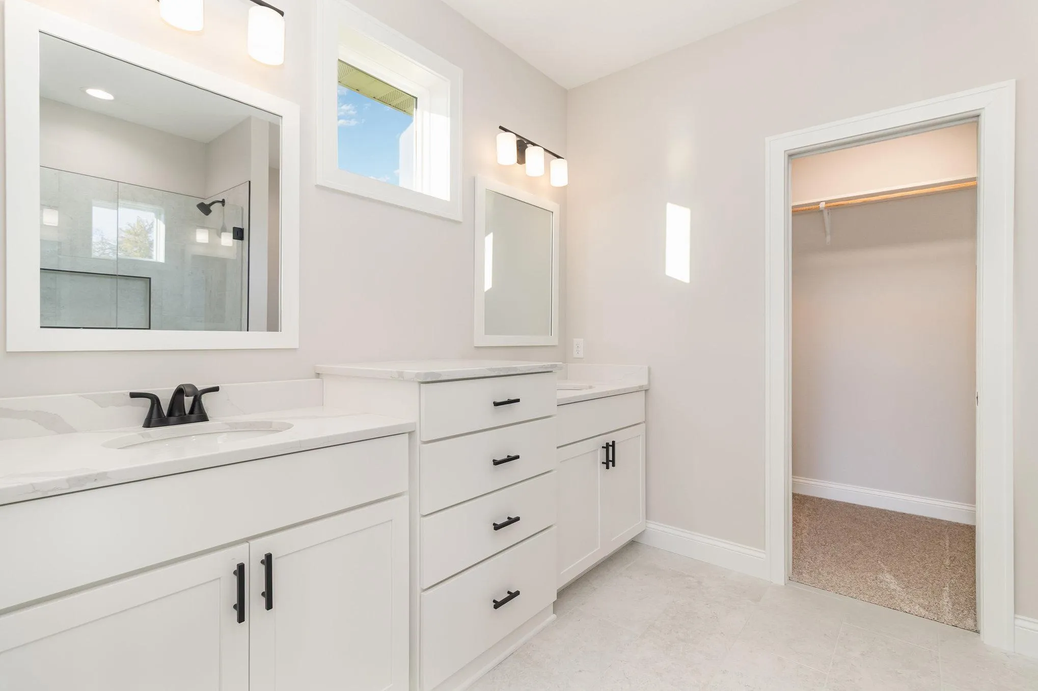 Photo 9 of 3880 Larabee Ne Avenue