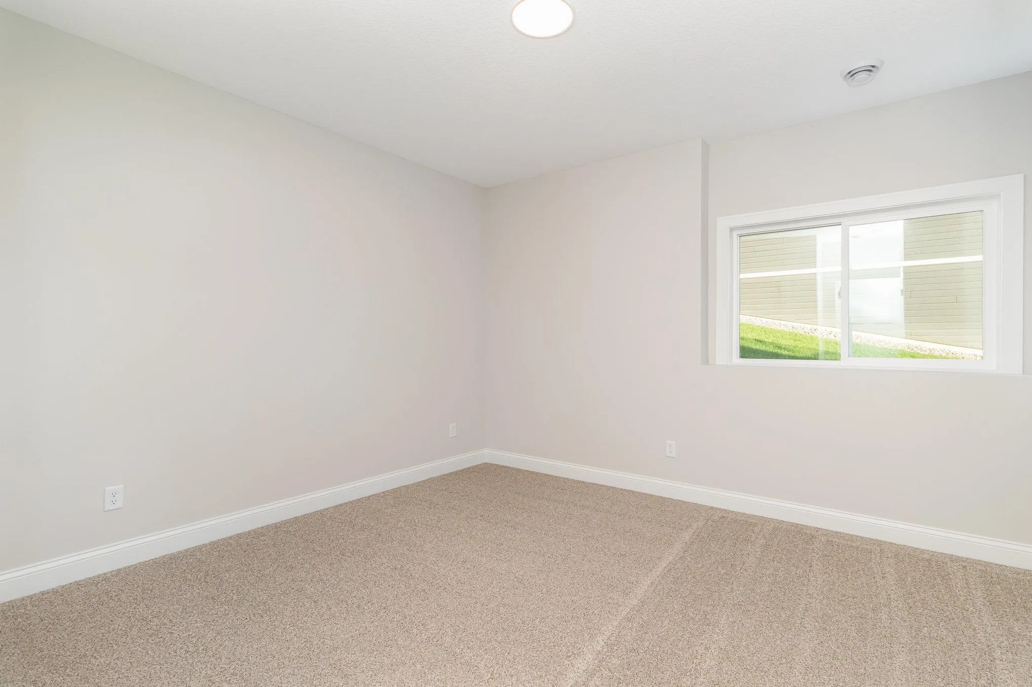 Photo 14 of 3880 Larabee Ne Avenue