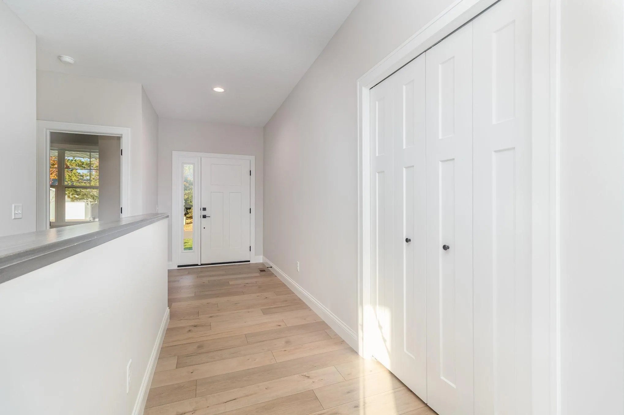 Photo 3 of 3880 Larabee Ne Avenue