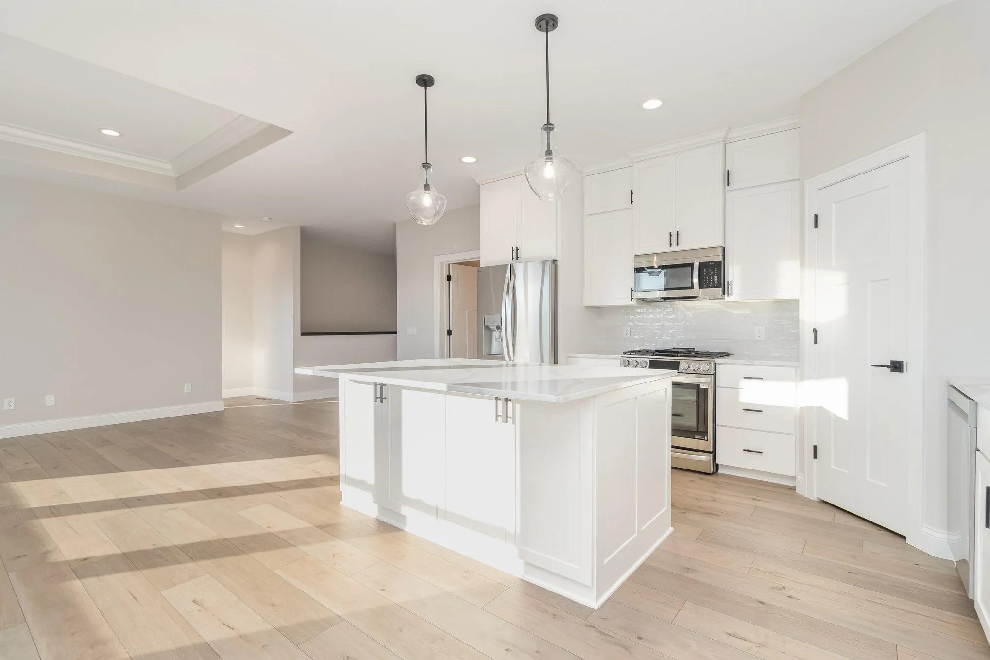 Photo 6 of 3880 Larabee Ne Avenue