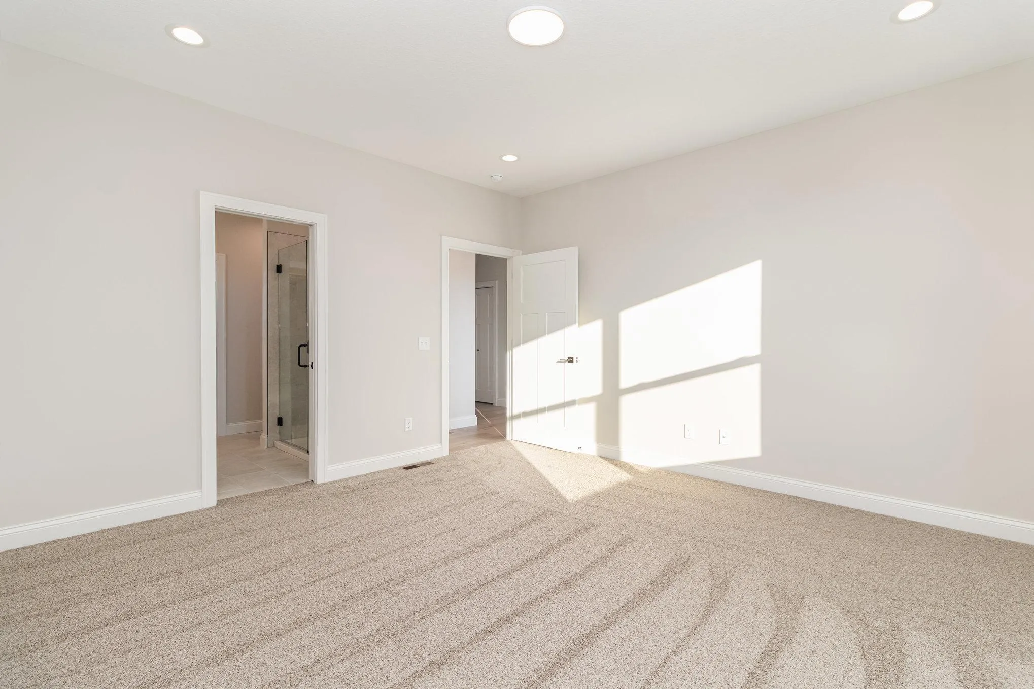 Photo 11 of 3880 Larabee Ne Avenue