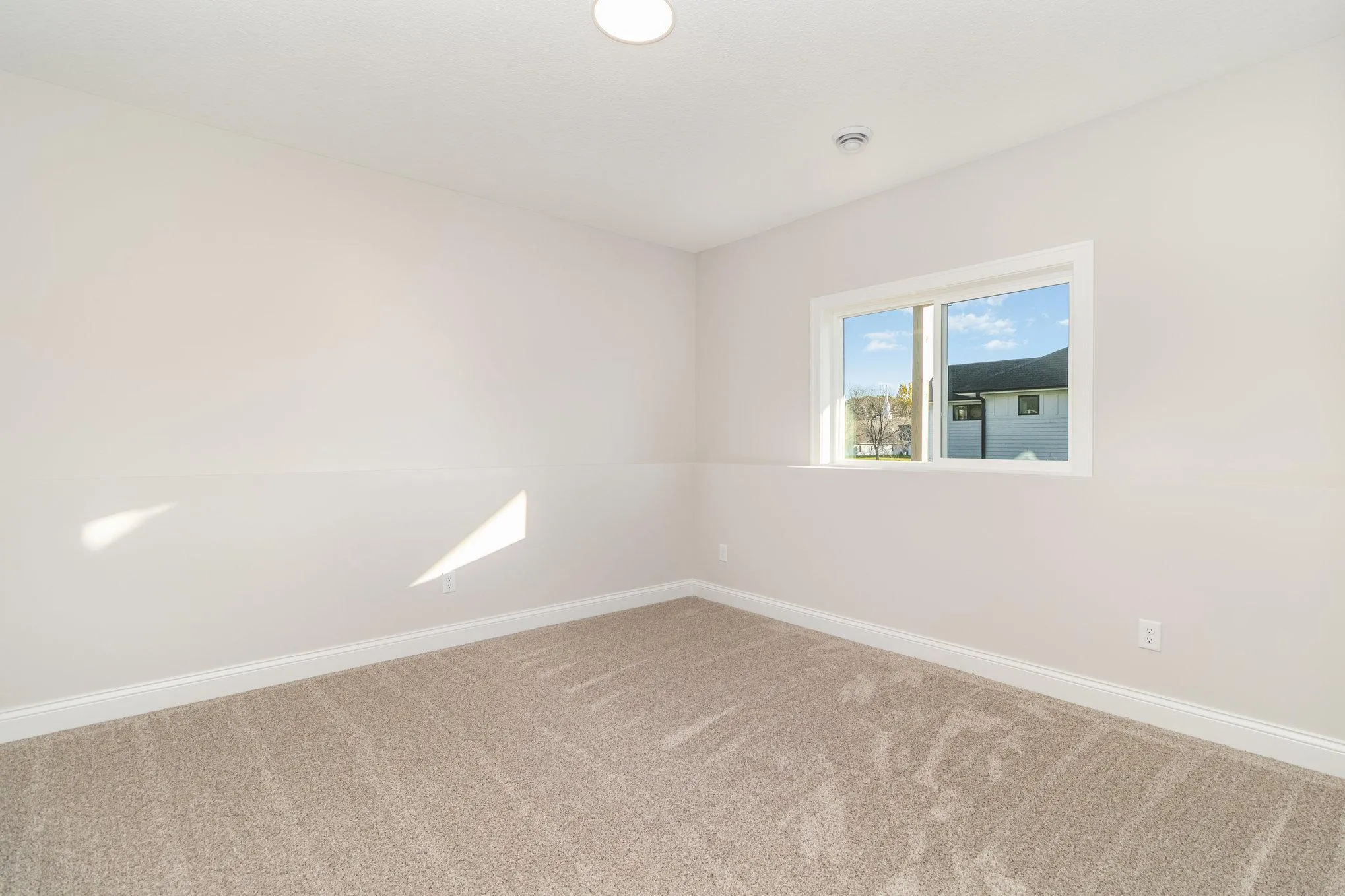 Photo 16 of 3880 Larabee Ne Avenue