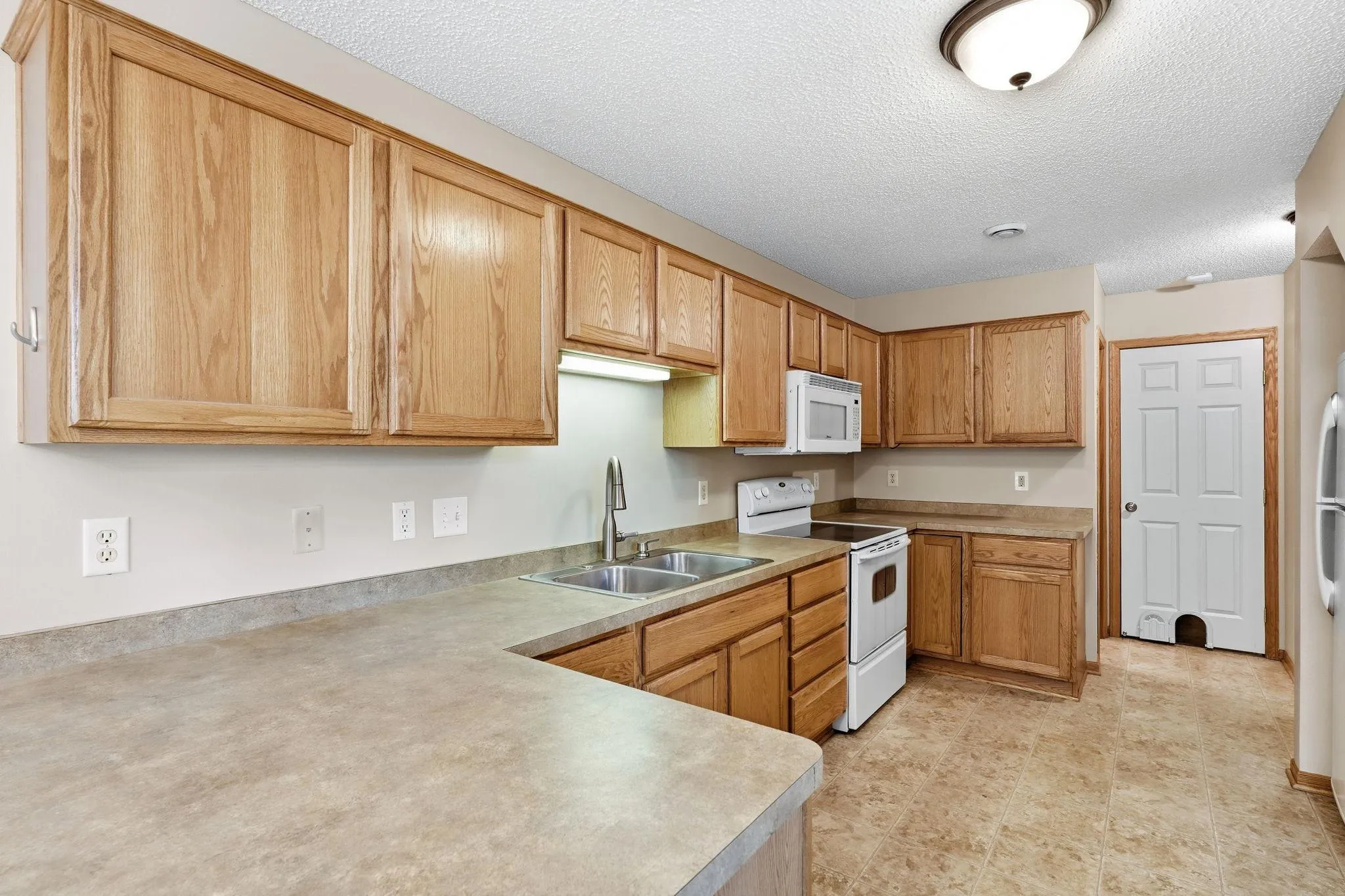 Photo 8 of 3534 Sterling Heights Drive Unit A