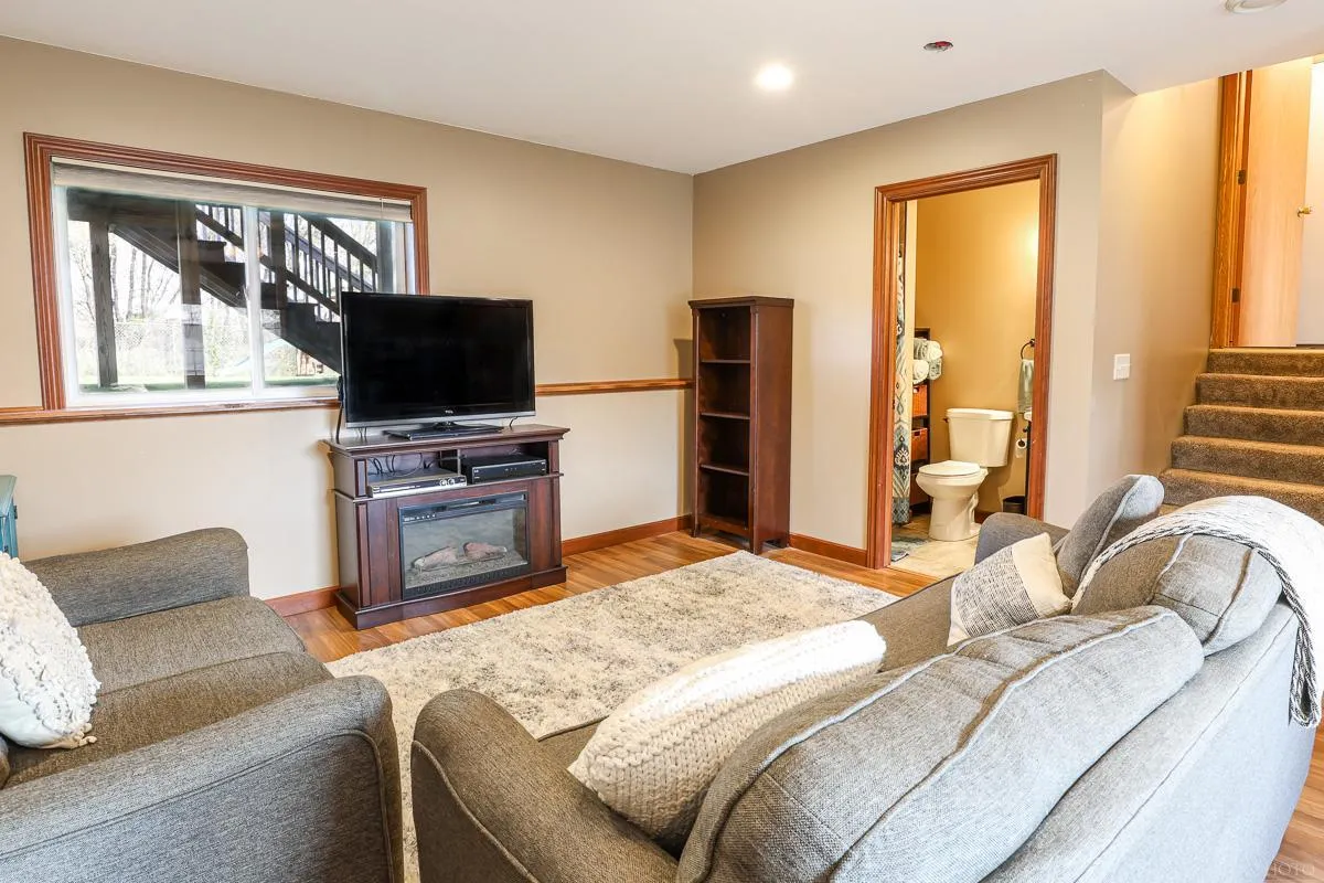 Photo 16 of 1370 Brookhaven Drive