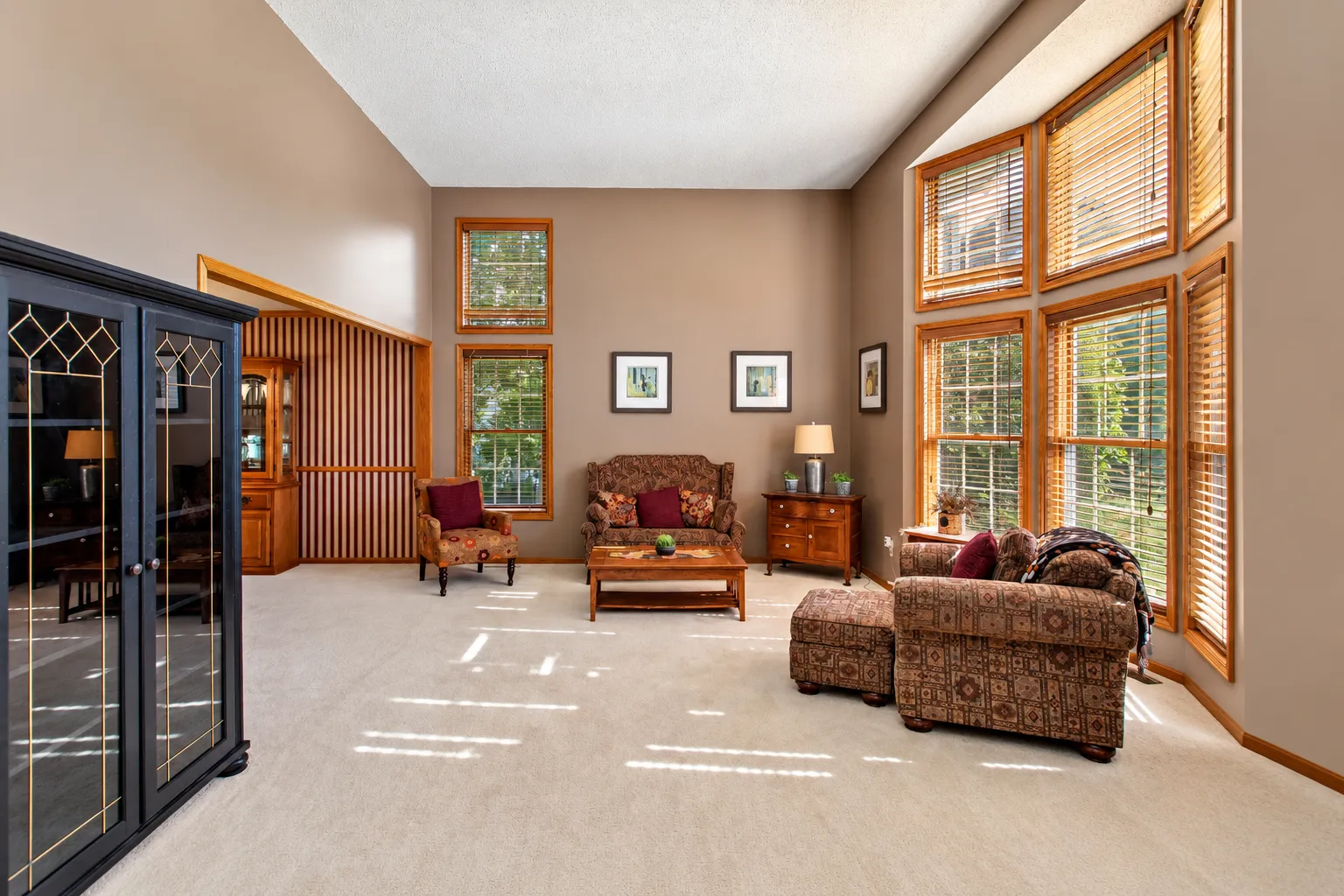 Photo 4 of 4161 Kingston Court