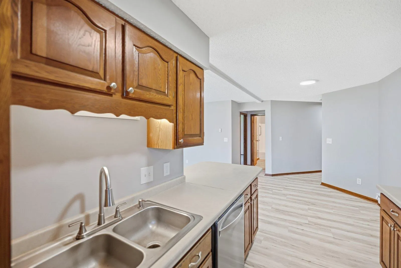 Photo 3 of 925 Bahls Drive Unit 102