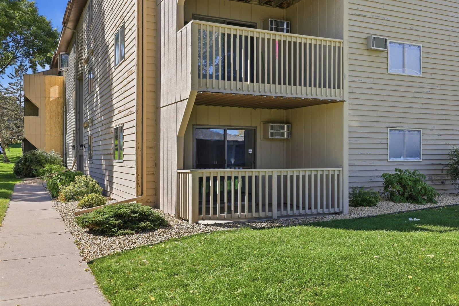 Photo 2 of 925 Bahls Drive Unit 102