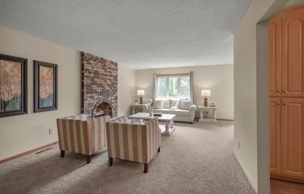 Photo 3 of 10221 Jeffery Lane