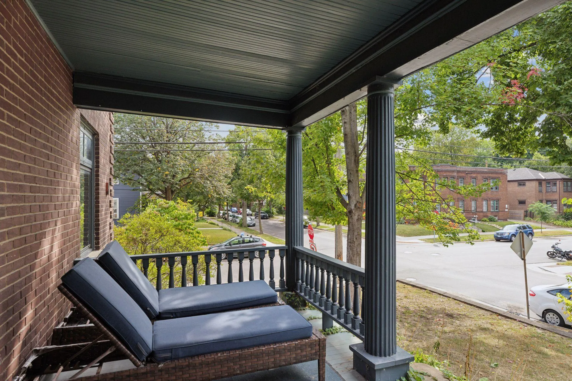 Photo 10 of 2125 Harriet Avenue