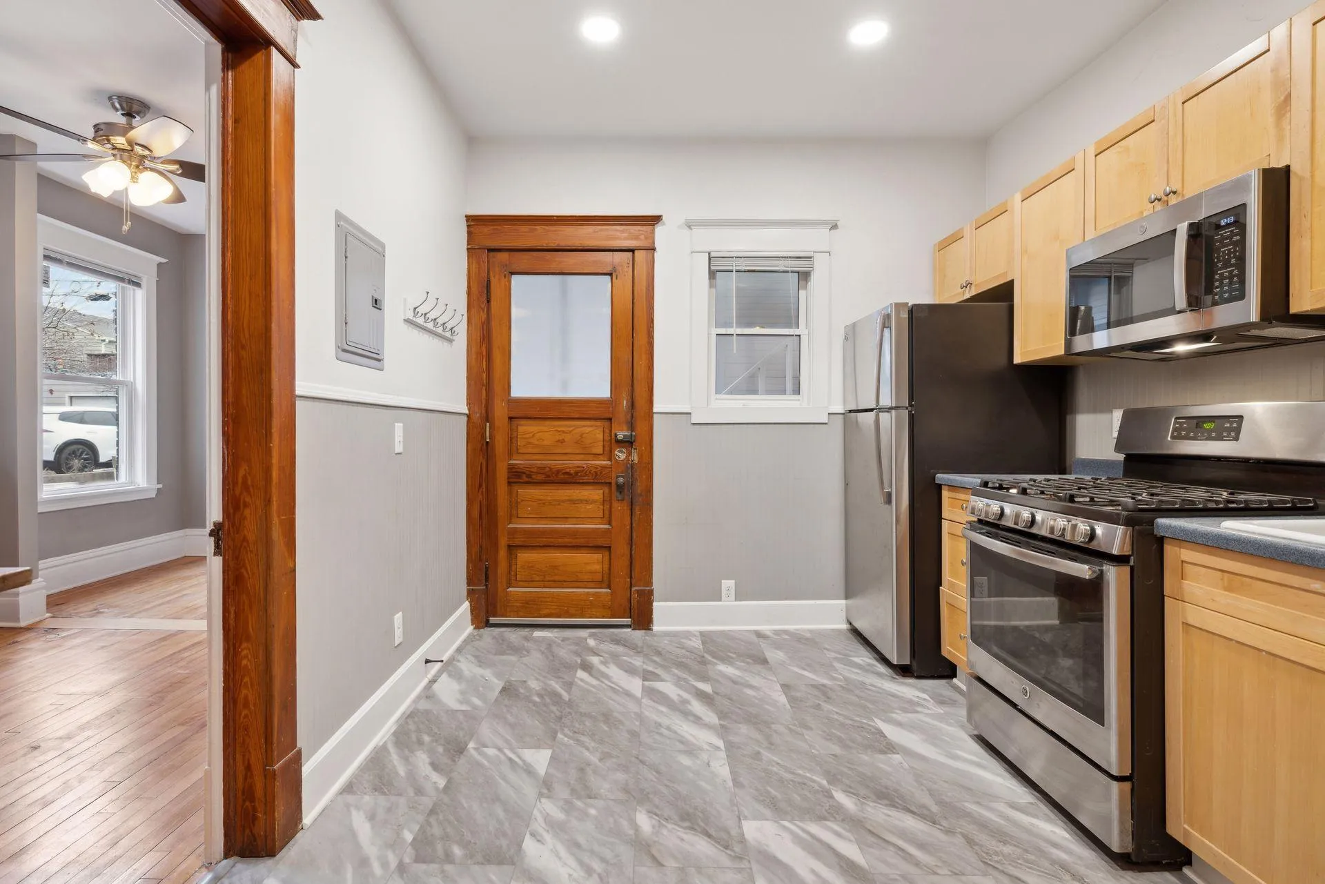 Photo 59 of 2125 Harriet Avenue