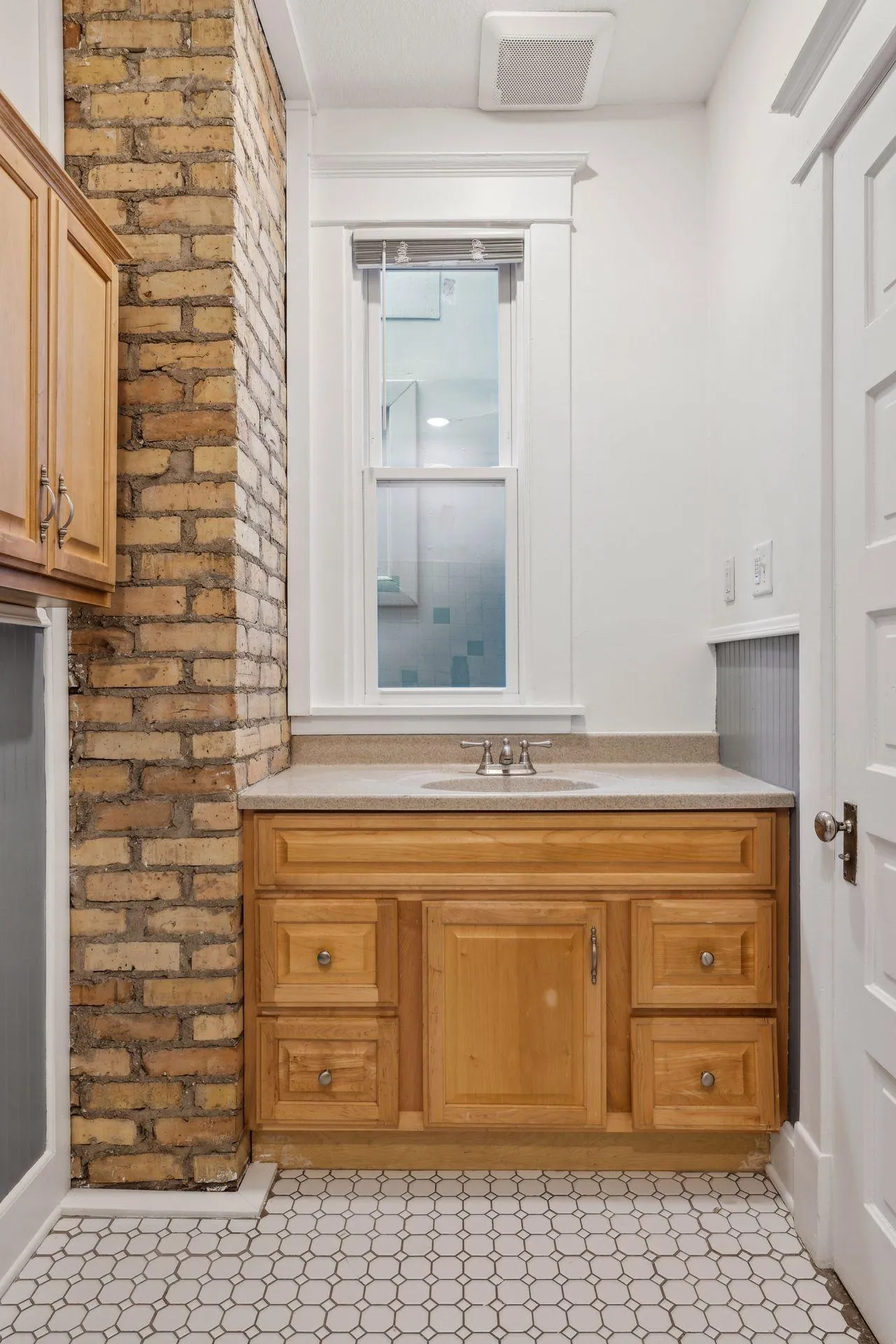 Photo 53 of 2125 Harriet Avenue