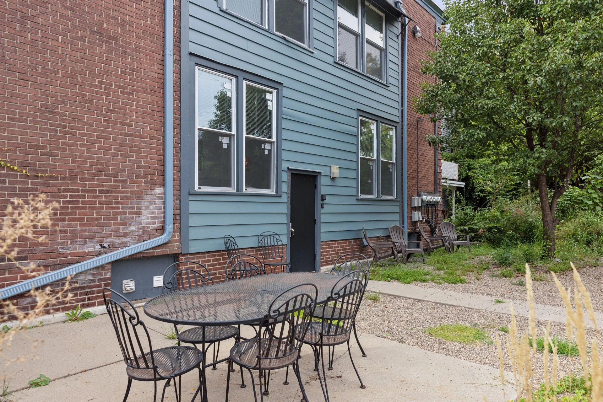 Photo 89 of 2125 Harriet Avenue