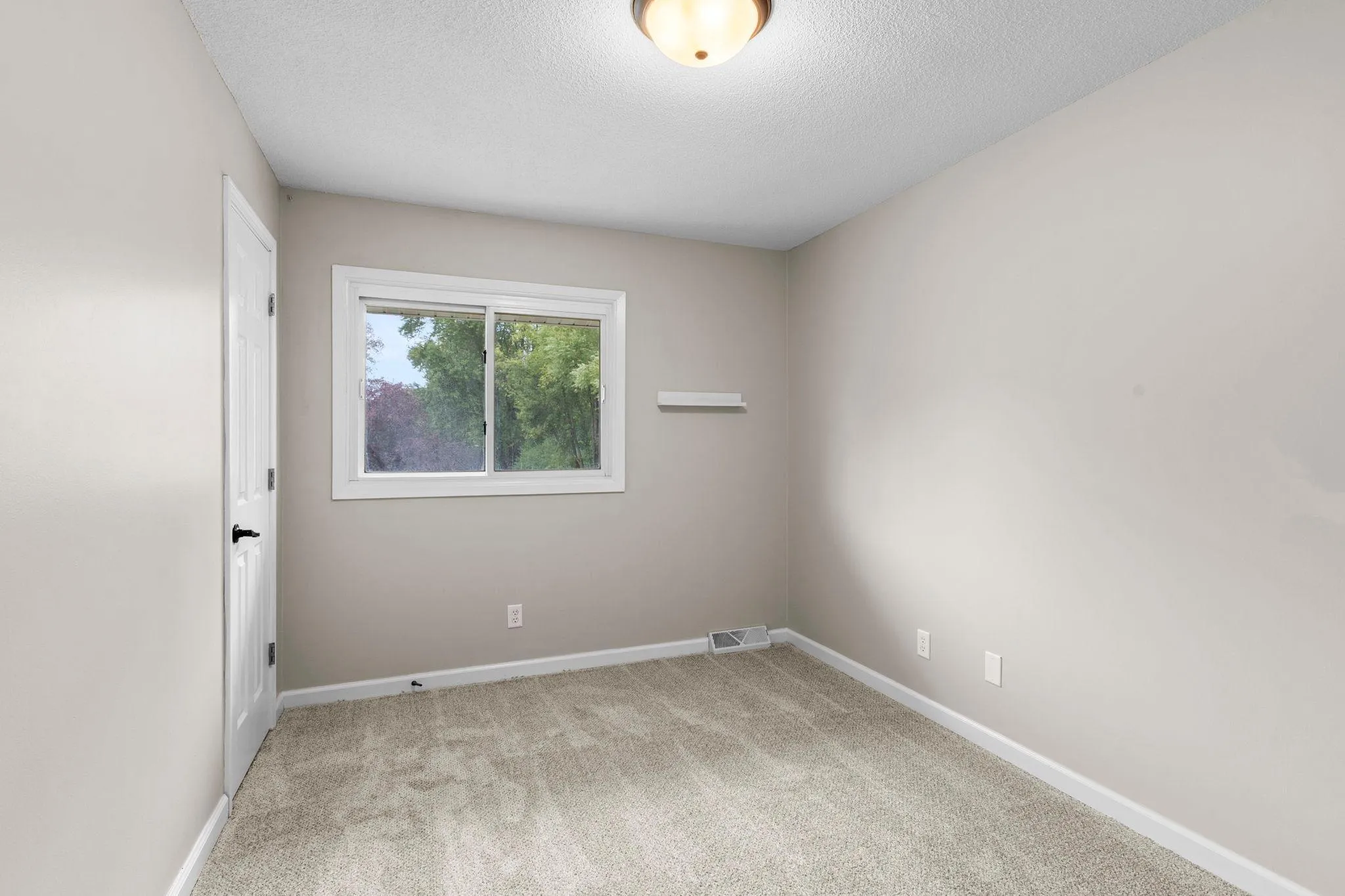 Photo 34 of 1435 56th E Street
