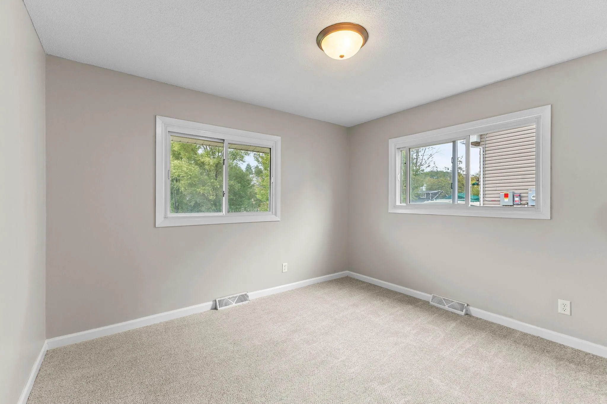 Photo 32 of 1435 56th E Street