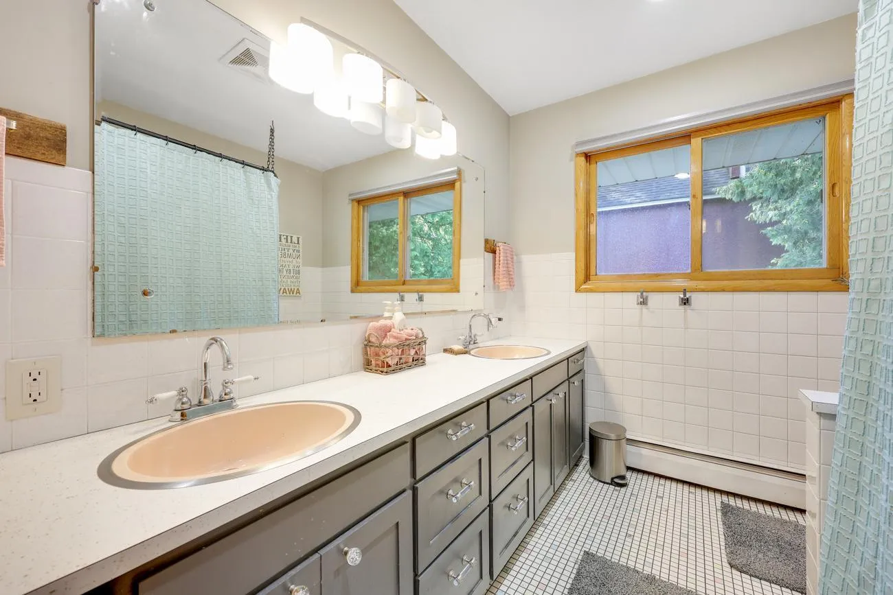 Photo 11 of 505 4th S Street