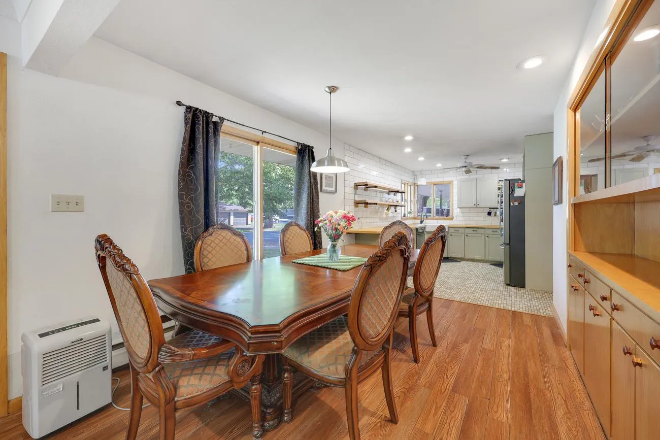Photo 7 of 505 4th S Street
