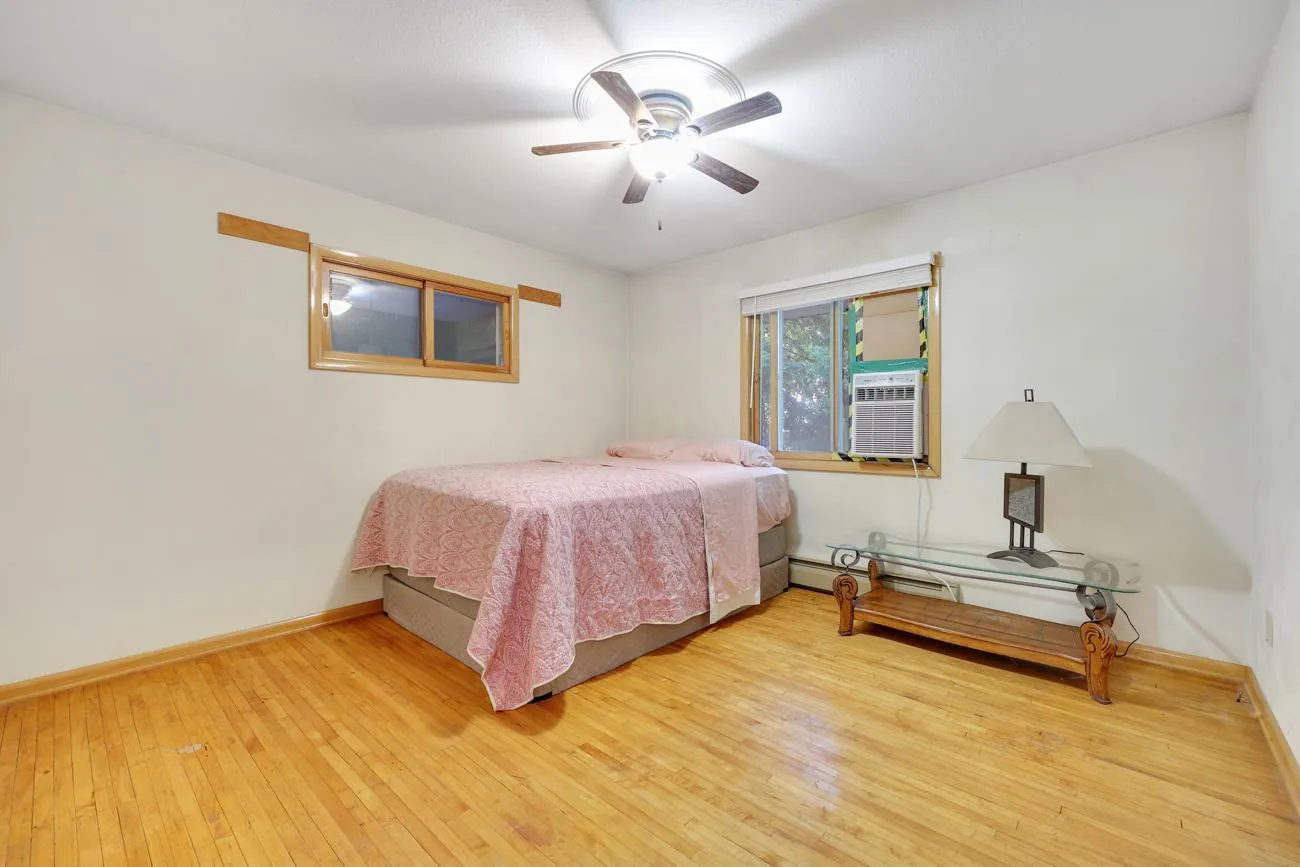 Photo 13 of 505 4th S Street