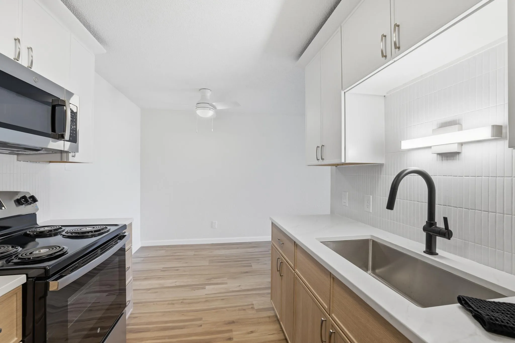 Photo 6 of 14630 Garrett Avenue Unit 611