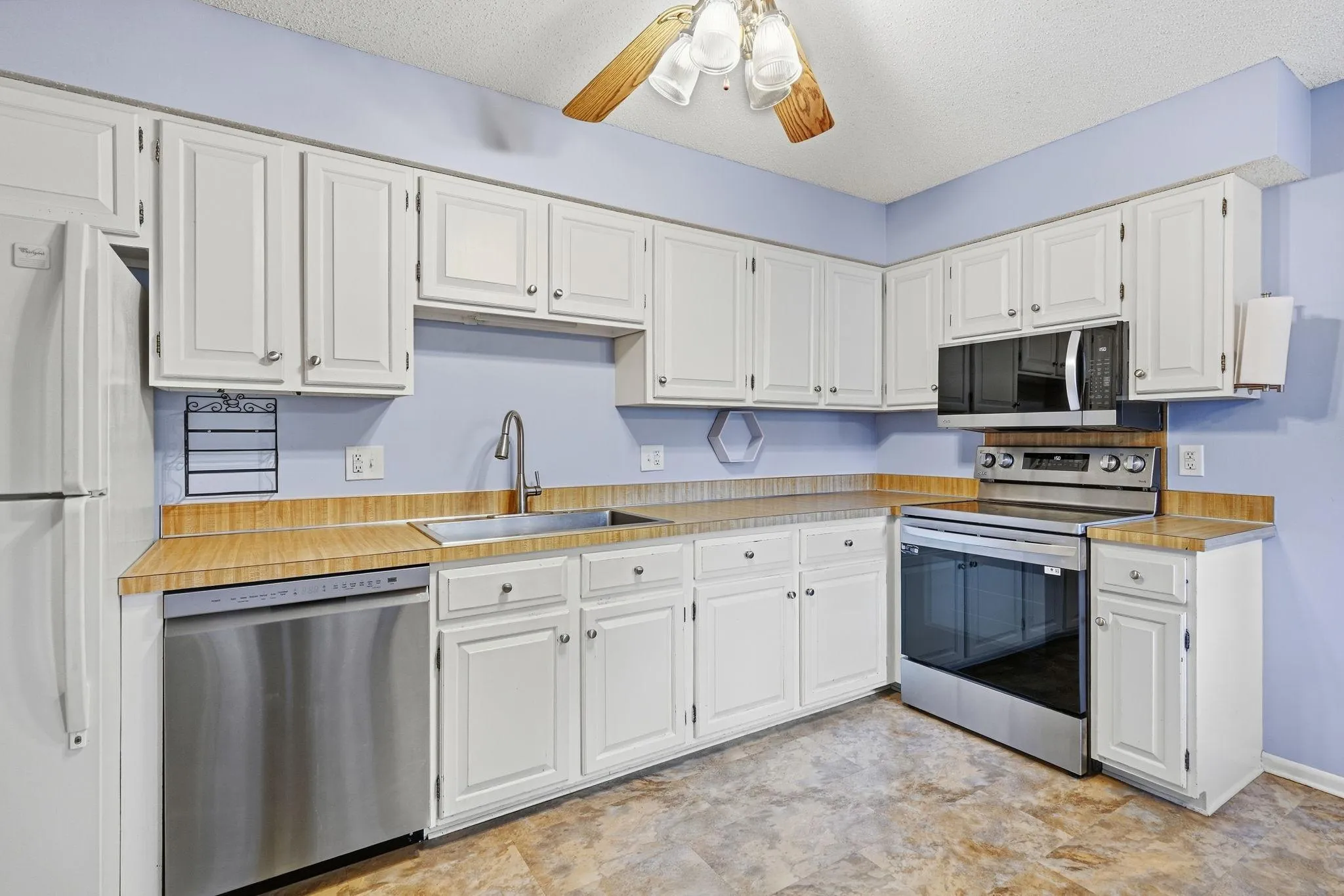 Photo 11 of 3531 Cloman Way