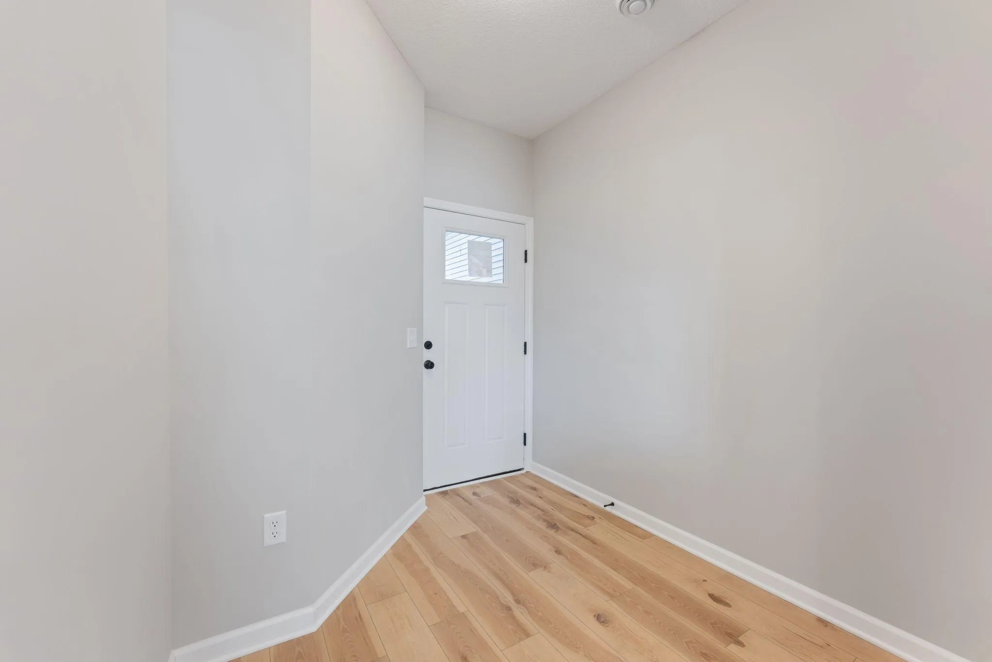 Photo 5 of 23153 Creekview Court