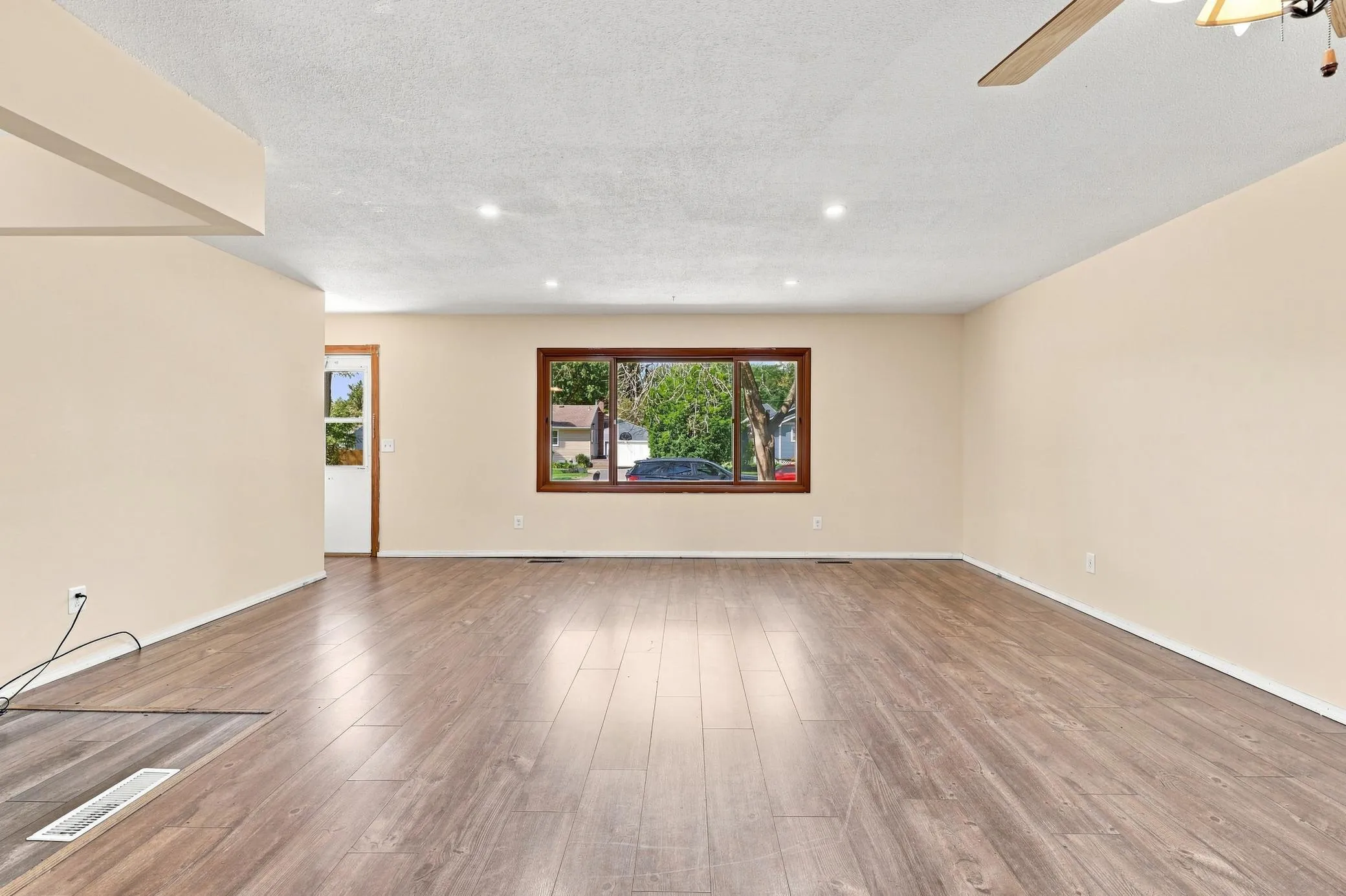 Photo 10 of 2336 12th E Avenue